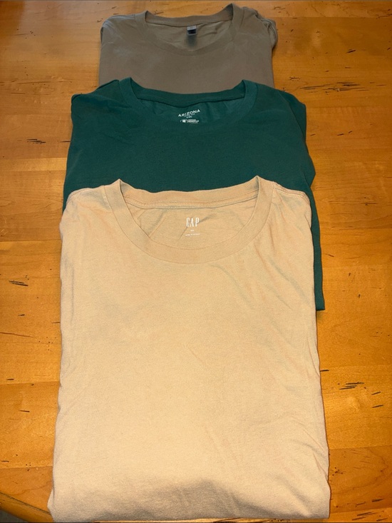 Gap, Arizona Jean Co & Next Level Apparel Other - GAP/ARIZONA JEAN CO/NEXT LEVEL APPAREL Excellent Men’s Beige, Green & Olive Tees